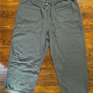 Orvis Woman’s Corduroy Pants in Striped Black